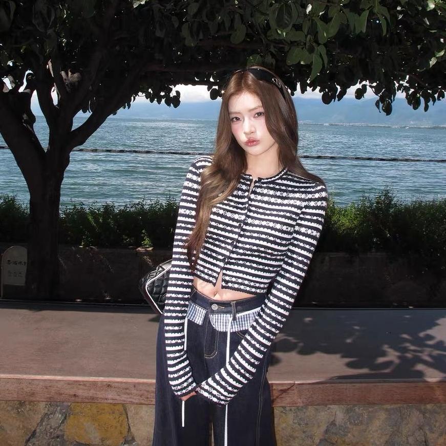 2025 Autumn Korean Designer Striped Knit Cardigan – Women's Elegant Tweed-Inspired Long Sleeve Sweater